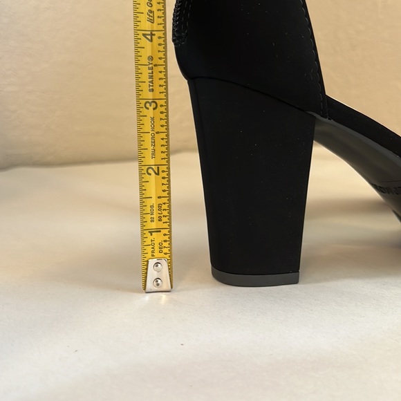 Top Moda Hannah Strappy Matte Black 3.25” Heels Chunky size 10 - Picture 10 of 10